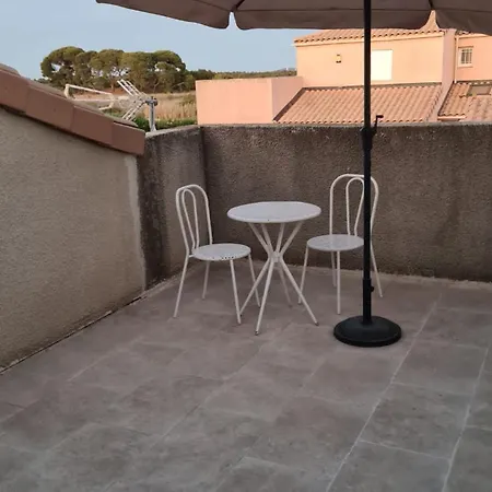 6 Personnes Dans Avec Piscine בית נופש פורטירנייה