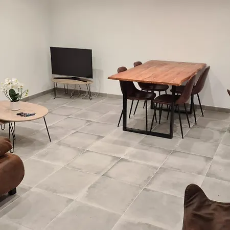 בית נופש 6 Personnes Dans Avec Piscine פורטירנייה