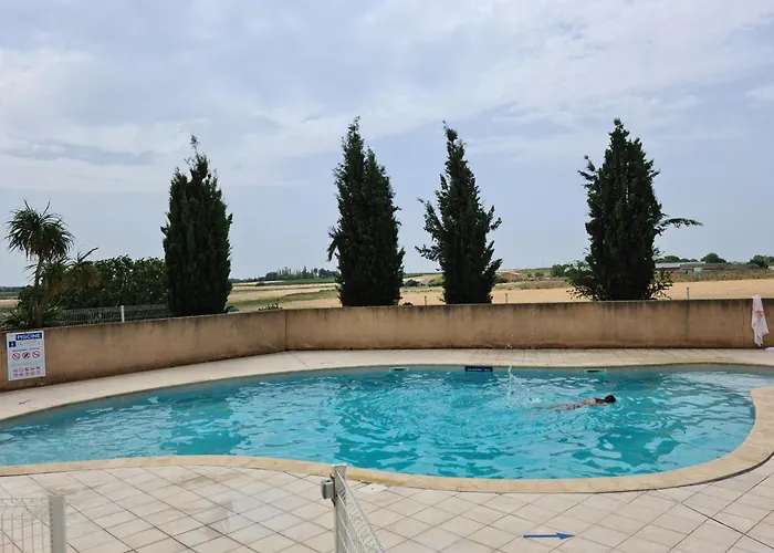 6 Personnes Dans Avec Piscine Σπίτι διακοπών